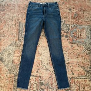 Hollister Curvy High-Rise Super Skinny Soft Stretch Jeans Size 4 Regular